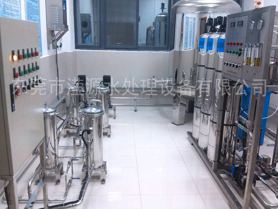 /></p><p> </p><p>        <a href=http://m.fangongdi.cn>純凈水設(shè)備</a>是用于滿足各行業(yè)需求制取<a href=http://m.fangongdi.cn>純凈水的設(shè)備</a>，多用于醫(yī)藥、生物化學(xué)化工、醫(yī)院等行業(yè)，整個系統(tǒng)都由SUS304L或SUS316L全不銹鋼材質(zhì)組合而成，而且在用水點(diǎn)之前都必須裝備紫外線及臭氧殺菌裝置。純凈水設(shè)備核心技術(shù)采用反滲透，EDI等較新工藝，比較有針對性地設(shè)計(jì)出成套高純水處理工藝，以滿足藥廠、醫(yī)院的純凈水制取、大輸液制取的用水要求。</p><p>　　純凈水設(shè)備系統(tǒng)設(shè)計(jì)制造除了水質(zhì)要達(dá)到2010版藥典或者其他藥典標(biāo)準(zhǔn)外，還得符合GMP的認(rèn)證要求。生物醫(yī)藥制藥方面的純凈水設(shè)備對這兩點(diǎn)更為重視，那么GMP對純凈水設(shè)備系統(tǒng)有哪些要求呢？應(yīng)該如何避免這些問題呢？如何快速的通過GMP認(rèn)證呢？<a href=http://m.fangongdi.cn>http://m.fangongdi.cn</a></p><p>　　GMP認(rèn)證相關(guān)要求以及眾多GMP純凈水設(shè)備案例經(jīng)驗(yàn)，總結(jié)一些常見的GMP認(rèn)證問題，以供參考：</p><p>　　1.純凈水沒有安裝PID圖</p><p>　　2.純水站沒有貼取樣點(diǎn)編號</p><p>　　3.純凈水中需要加上用水點(diǎn)編號；一樓純凈水儲罐上面管道無流向標(biāo)識；</p><p>　　4.純凈水理化檢測記錄中：不揮發(fā)物檢測稱重?zé)o原始打印記錄；電導(dǎo)率的檢測應(yīng)加入單位；</p><p>　　5.純凈水系統(tǒng)從EDI出來就是純凈水，但現(xiàn)場的管路及閥門、送水泵、壓力表都沒安照純凈水的標(biāo)準(zhǔn)做，存在污染風(fēng)險。</p><p>　　6.純凈水驗(yàn)證時沒有驗(yàn)證自動電磁閥的動作是否準(zhǔn)確無誤。</p><p>　　7.安裝純凈水在線電導(dǎo)率監(jiān)測時沒有圖紙。</p><p>　　8.純凈水無管理設(shè)計(jì)圖，管路非衛(wèi)生連接，無日常監(jiān)控，管路設(shè)計(jì)不利于取樣。9.純凈水灌及焊接不符合要求，</p><p>　　10.純凈水無取樣記錄；純凈水回水處應(yīng)安裝流量計(jì)</p><p>　　11.純凈水系統(tǒng)需要對總送、總回、儲罐、較遠(yuǎn)用水點(diǎn)進(jìn)行每周全檢，其余用水點(diǎn)每月全檢</p><p>　　12.純凈水系統(tǒng)的驗(yàn)證</p><p>　　13.純凈水的設(shè)計(jì)、安裝、臭氧消毒依據(jù)、焊接、驗(yàn)證確認(rèn)等部分不符合要求</p><p>　　14.純凈水圖紙與實(shí)際不相符，各控制閥應(yīng)在圖紙上注明；</p><p>　　15.管道、儲水罐、電焊問題</p><p>　　16.儲備出水口，回水口應(yīng)有溫度計(jì)，以便對其溫度變化進(jìn)行控制，應(yīng)有流量監(jiān)控計(jì)</p><p> </p><p> </p></div>
						<div   id=